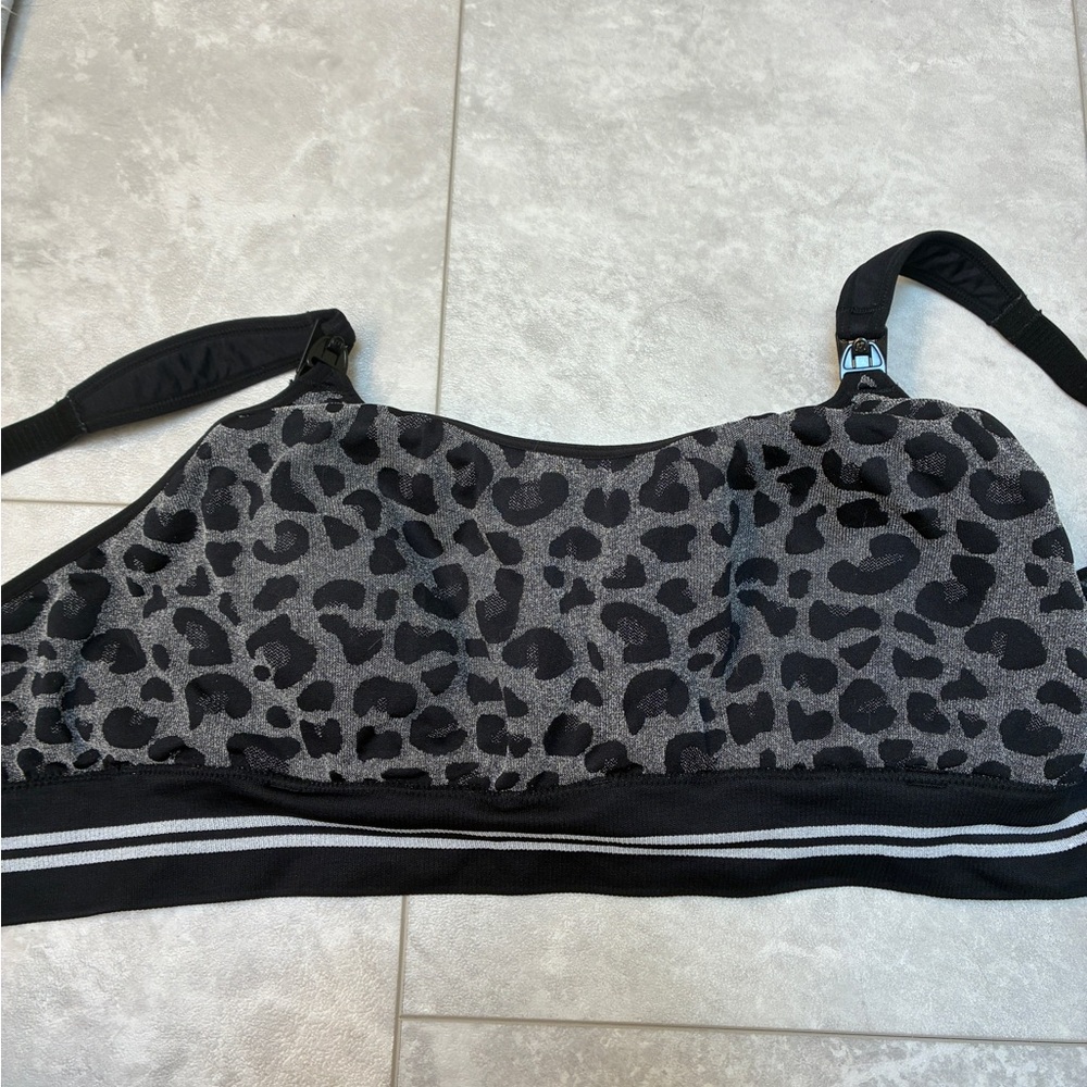 Momcozy all in one nursing & pumping sports bra - Picture 2 of 6